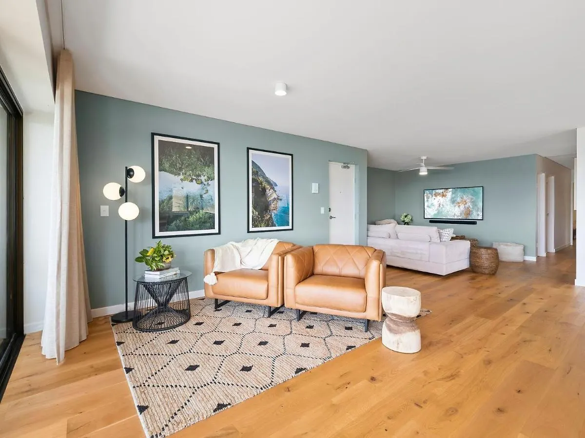 Unit 4 5 Tingira Cres Санрайз-Бич 0*,  Австралия